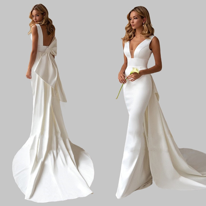 Elegant Backless Wedding Dress with Bow Detail